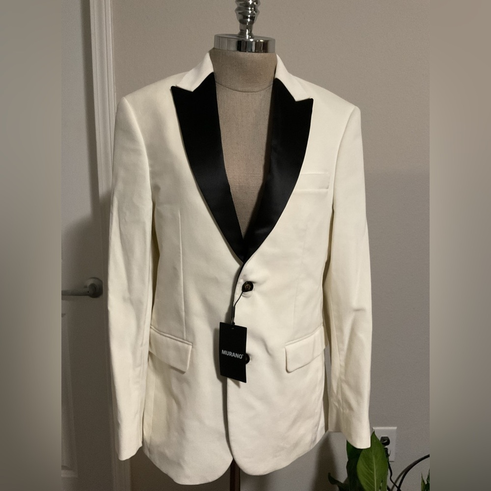 Murano Men's Cream Tuxedo with Black Lapel